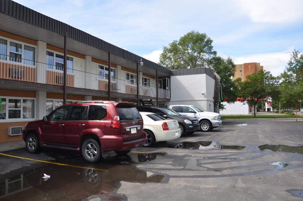 Coachman Inn Regina Luaran gambar